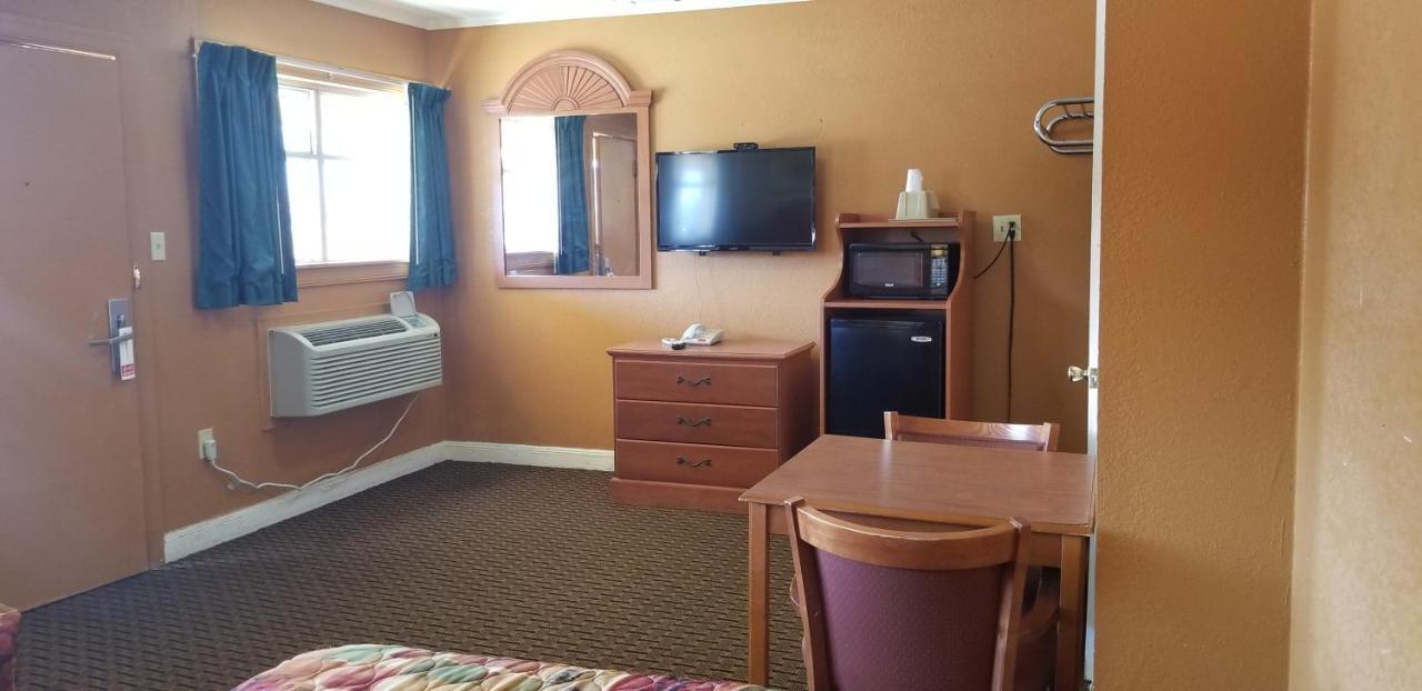 Budget Inn Magnolia Bagian luar foto