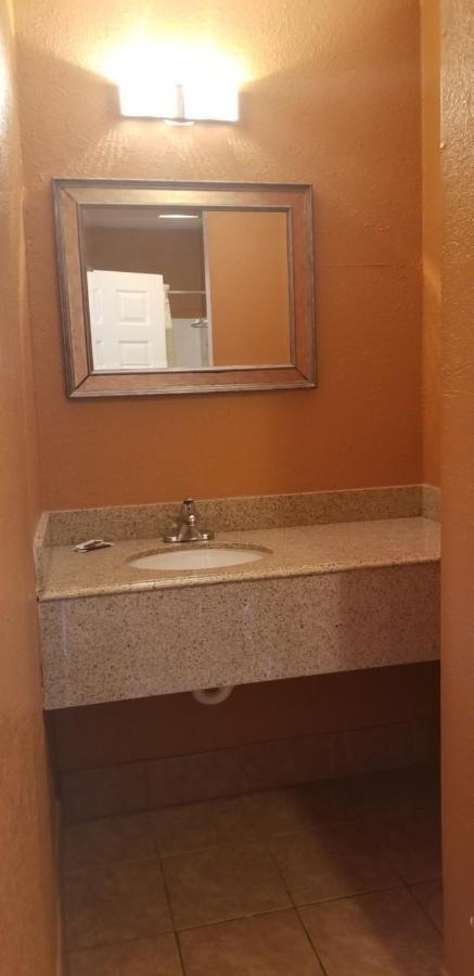 Budget Inn Magnolia Bagian luar foto